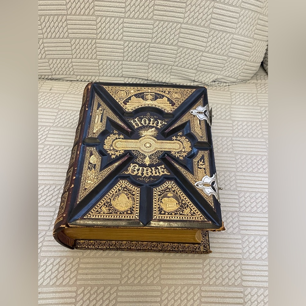Antique 1884 Leather Family Pictorial Holy Bible Juges Report Size 12.5-10  Inch